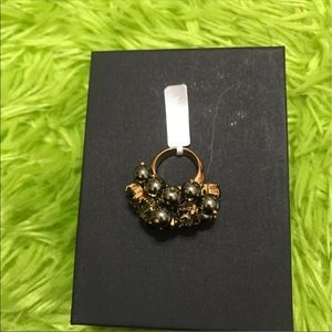 COPY - J.CREW GOLD AND DARK PEARL CUBIC ZICONIA STATEMENT RING
SIZE：M